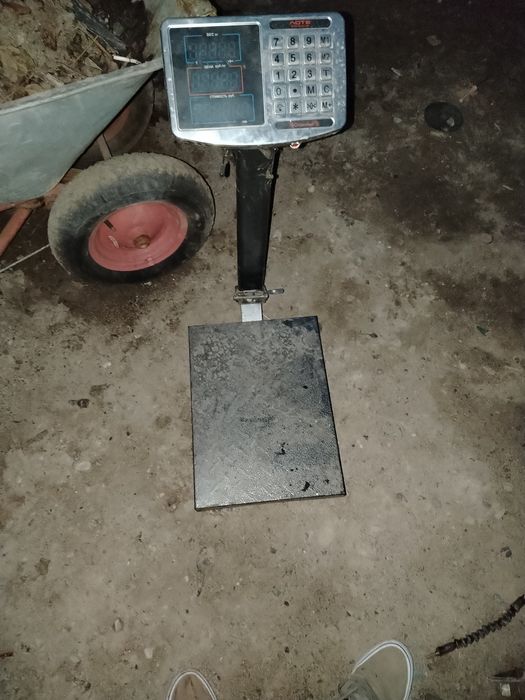 Продам весы новые пользовались пару раз