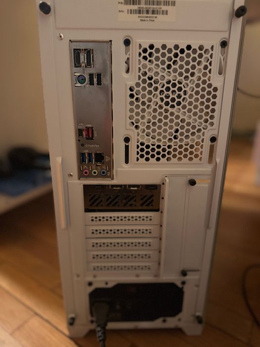 Гейминг компютър RTX 4060ti/ryzen 5 7600x/32 GB DDR5
