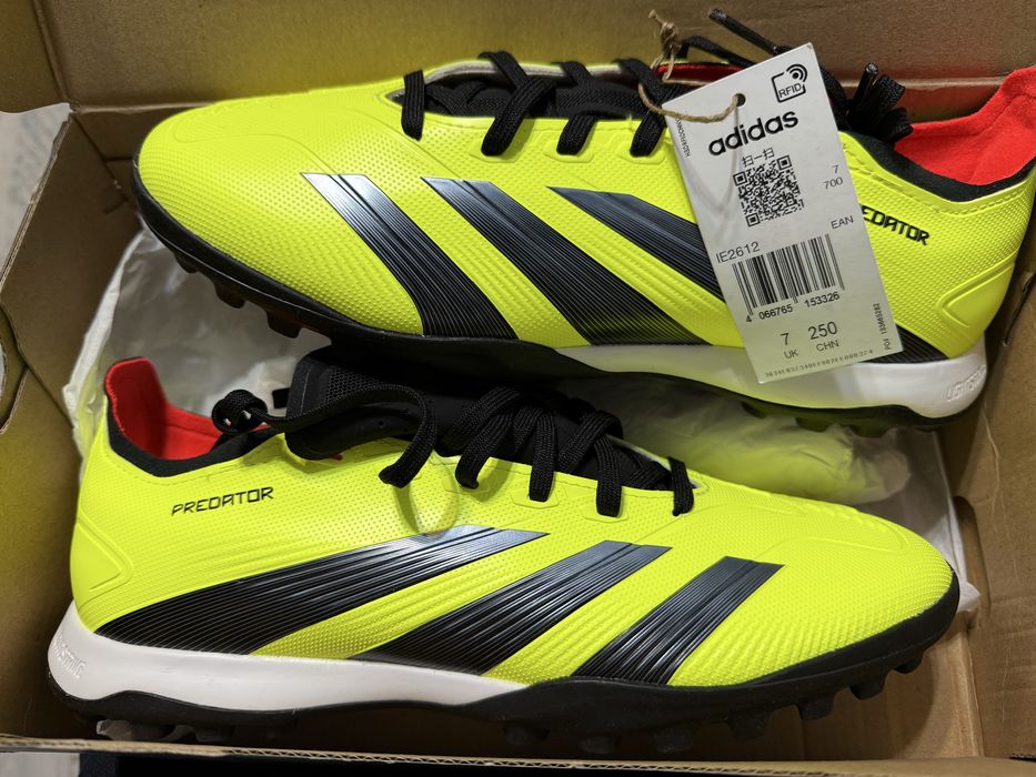 Adidas Predator футбольные сороконожки новые оригинал