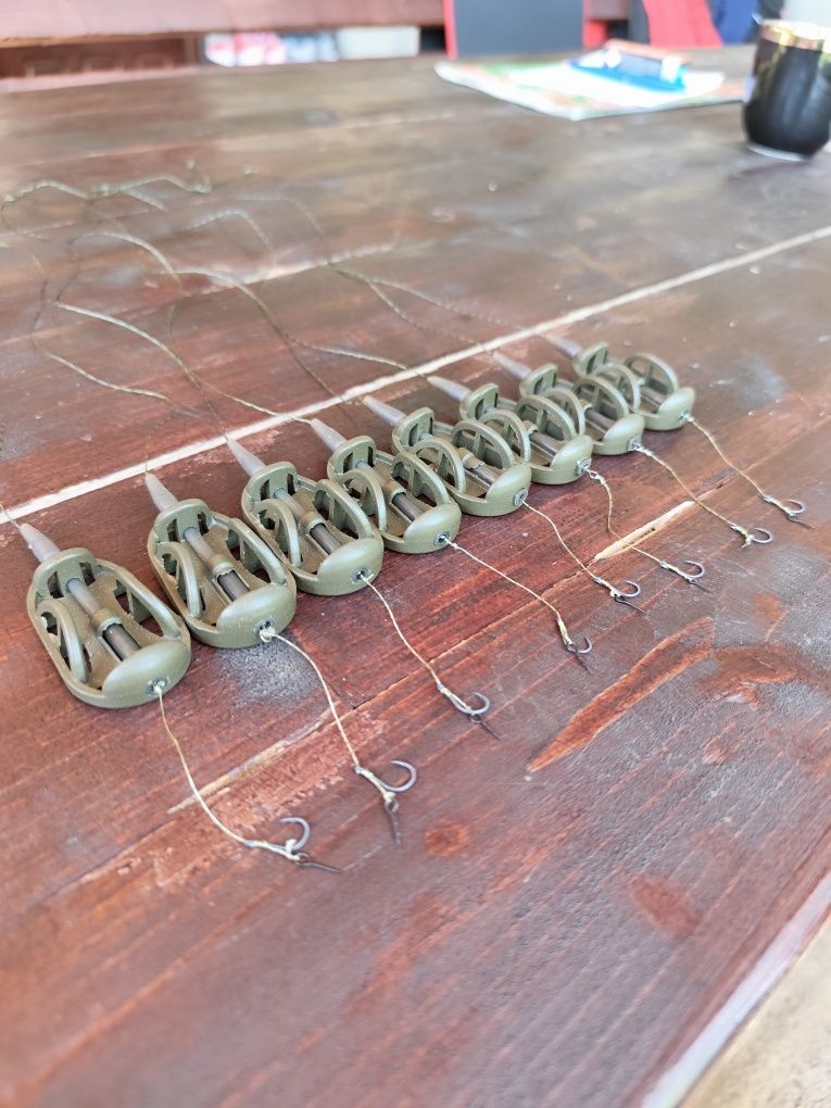 Monturi Method Feeder – 9 momitoare + matriță cadou