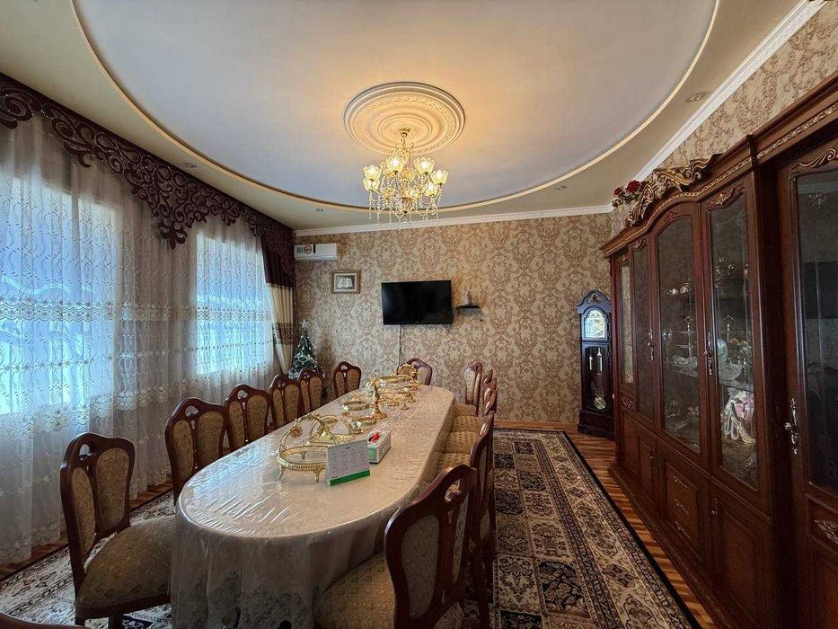 TAYYOR 2 qavatli hovli sotiladi. Maydoni 1.7 sotiq