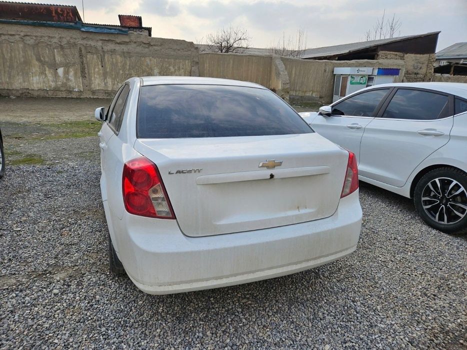 Gentra avtomat sotiladi