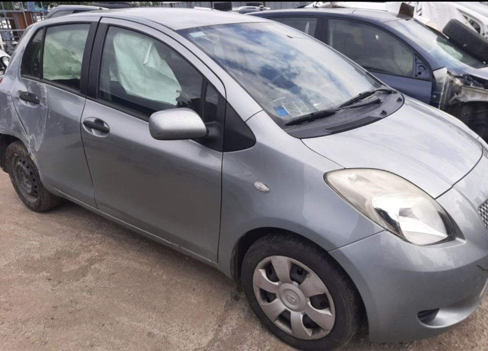 Toyota yaris 1.0 на части