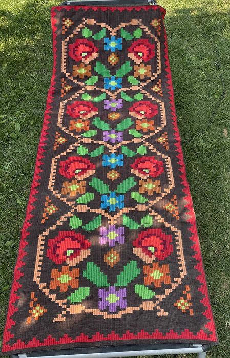Țesături de poveste – talisman al timpului, țesut cu dor și răbdare