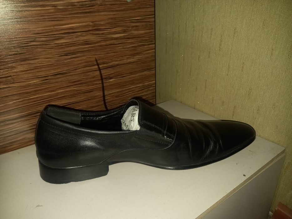 oyoģ kiyim sotiladi toza charm