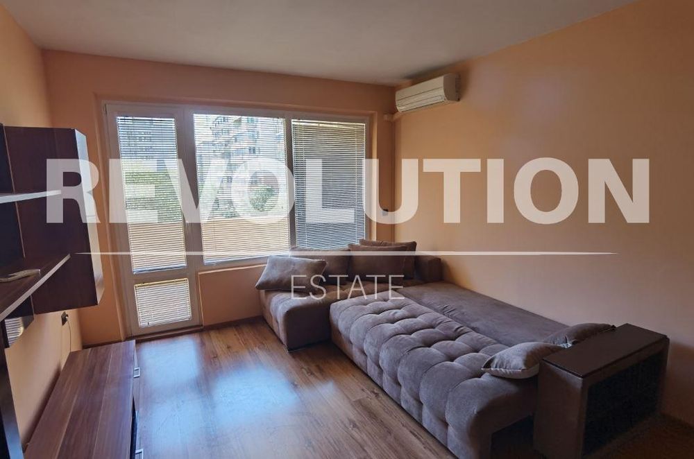 Дава се под наем Двустаен апартамент в Варна, Възраждане 1 - 50 кв.м за 350 € - Снимка #2