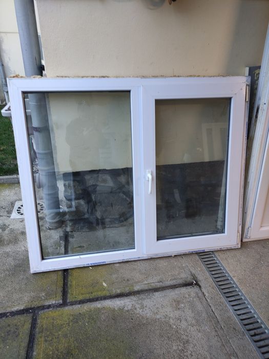 Uși și geam termopan