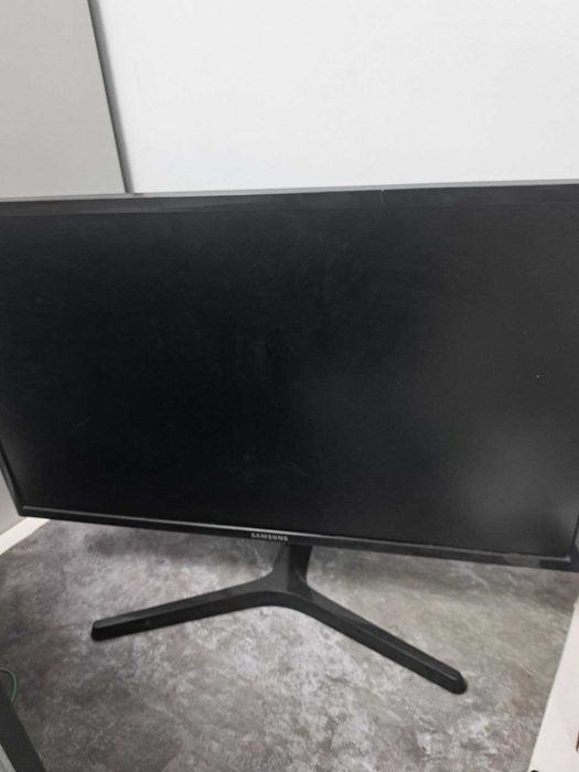 Монитор  Samsung (804133 г. Кокшетау, ул. Абая 128, 21)