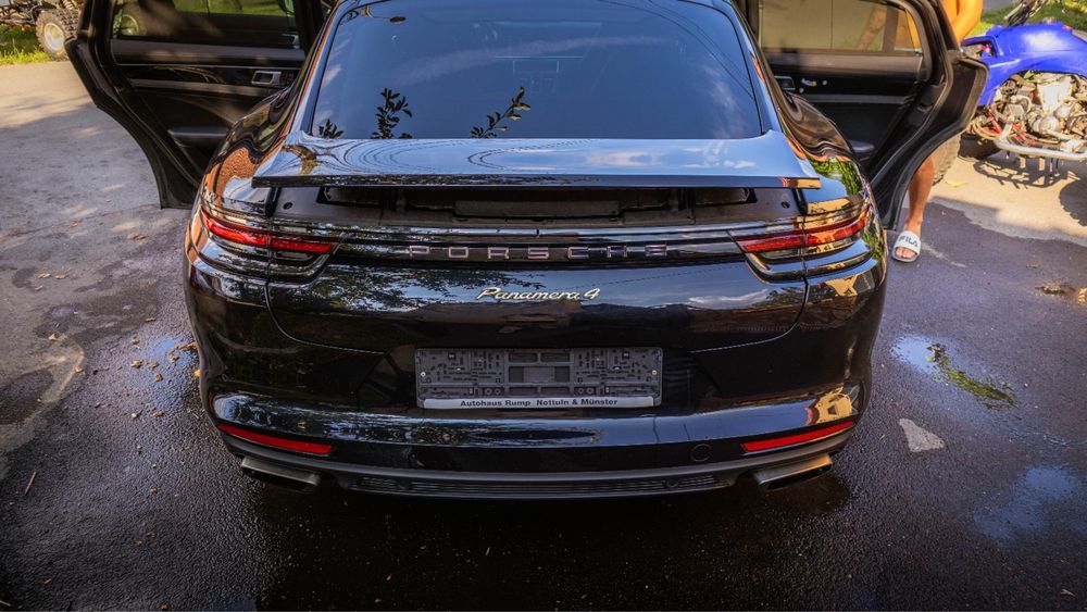 Porsche Panamera4 E-Hybrid