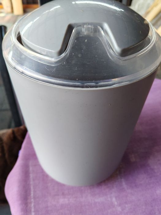 Мусорное ведро в отличном состоянии