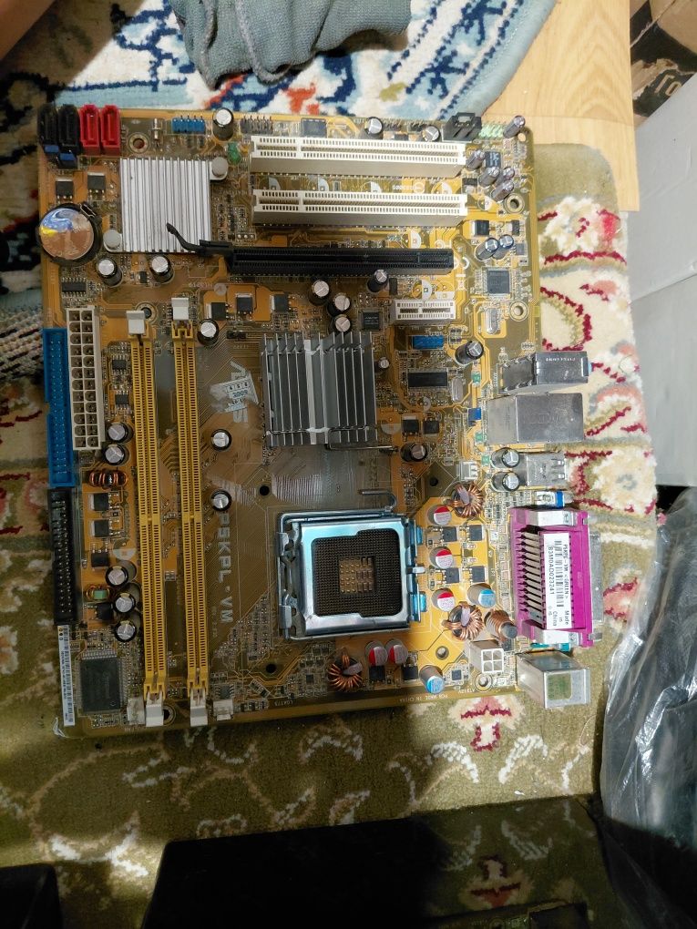 Материнская плата модель : PSKPL-VM компания: ASUS