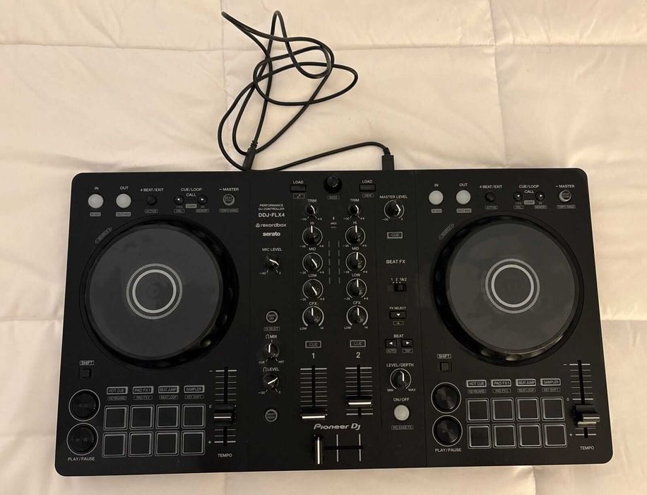 Продаю pioneer DDJ flx 4