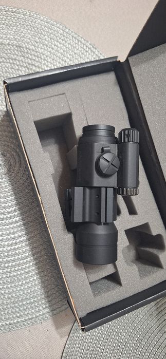 Продавам бързомер Aimpoint CompC3 2MOA