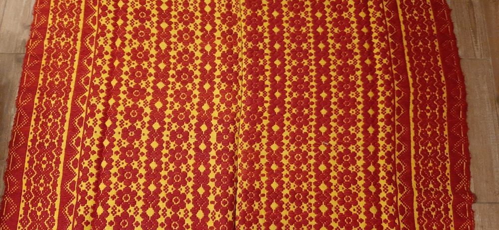 Carpete, macaturi, covoare de lana