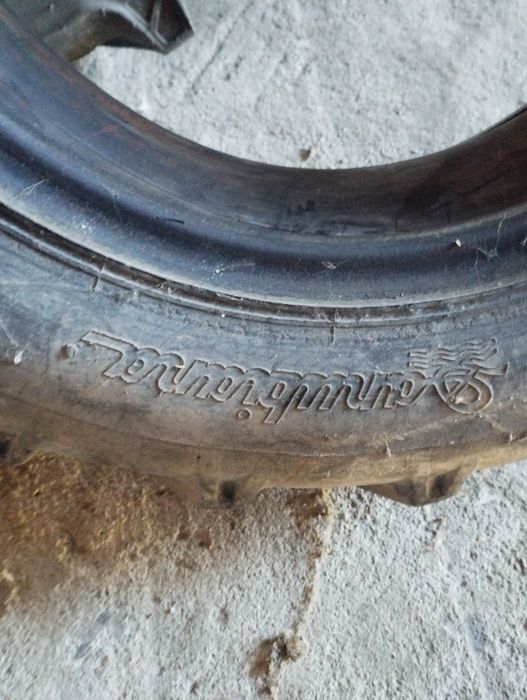 Vind 2 cauciucuri cu camere 750/20