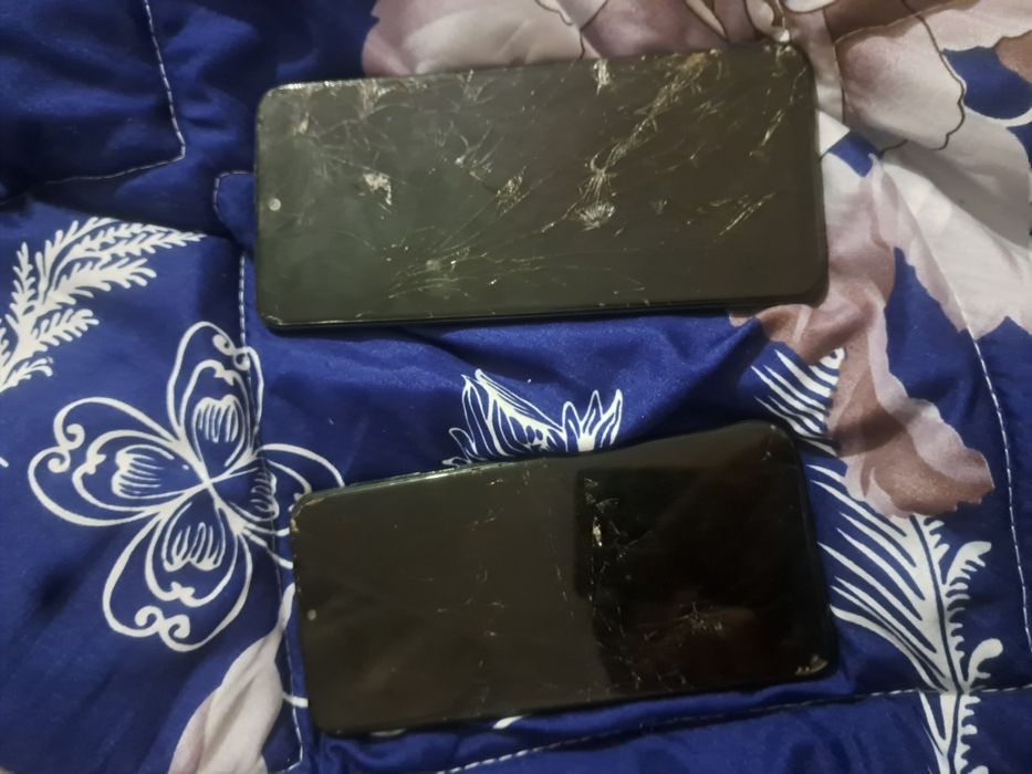 Vand telefoane de piese!!! Samsung a20e si redmi note 12 5g