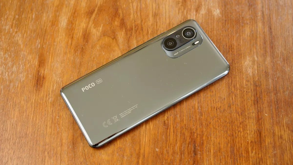 Poco F3 5G  6 - 128 telefon sotiladi