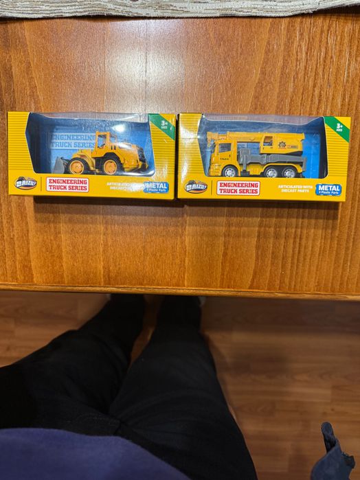 Две метални колички от САЩ