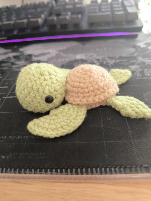 Вязаная черепаха игрушка ручная работа