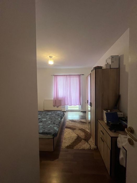 Proprietar inchiriez apartament decomandat