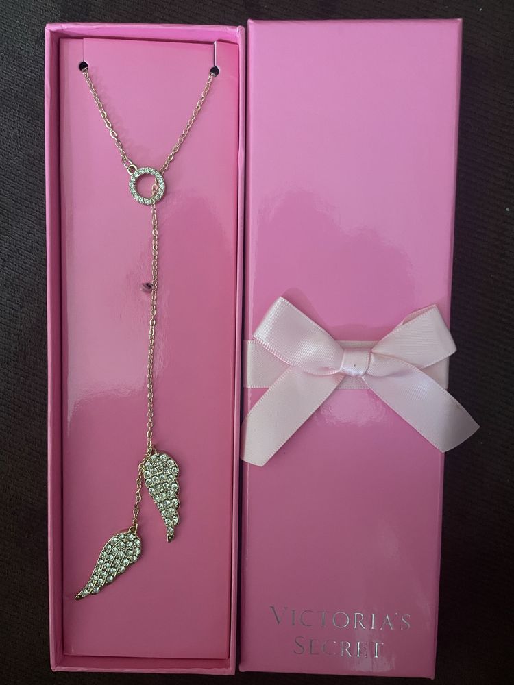 Victoria's Secret Gold Fashion Necklaces & Pendants