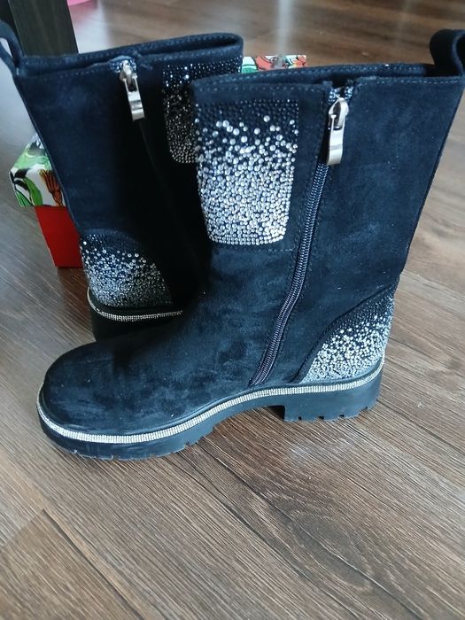 Ghete deosebite negre