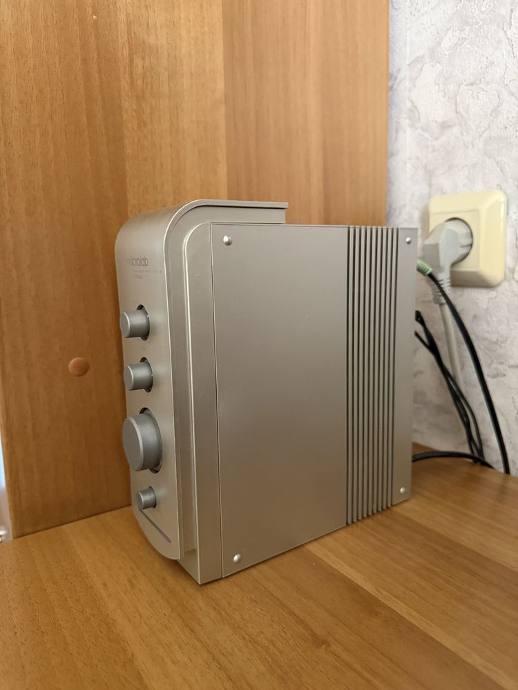 СРОЧНО!! Продам акустическую систему Microlab 2.1