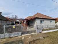De vânzare casă în Gârceiu direct de la proprietar – liniște și spațiu