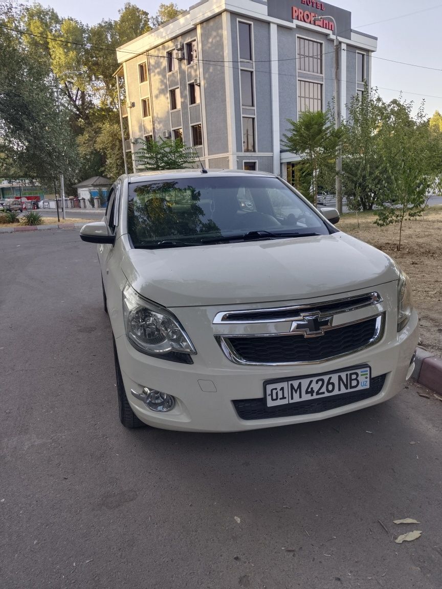 Продаётся автомобил Шевроле Кобальт
