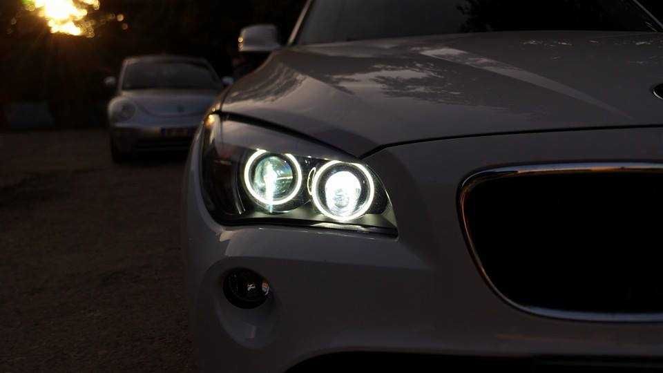 Lupe Bi Led+Angel eyes Led kit pt BMW E90/E87/X1/X3