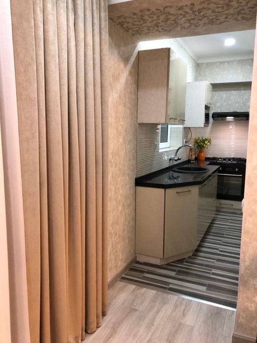 Продается 1в2 ком квартира на ЦУМе, ор-р: Туркменское посольство, 45м²