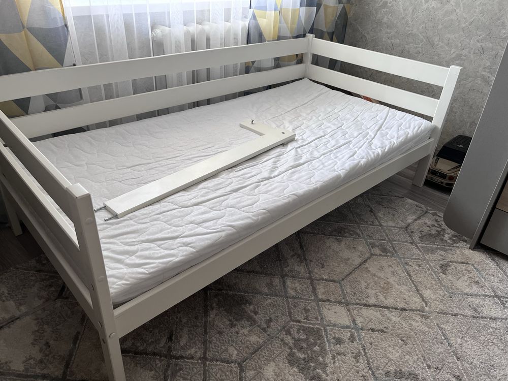 Детская кровать 90х180