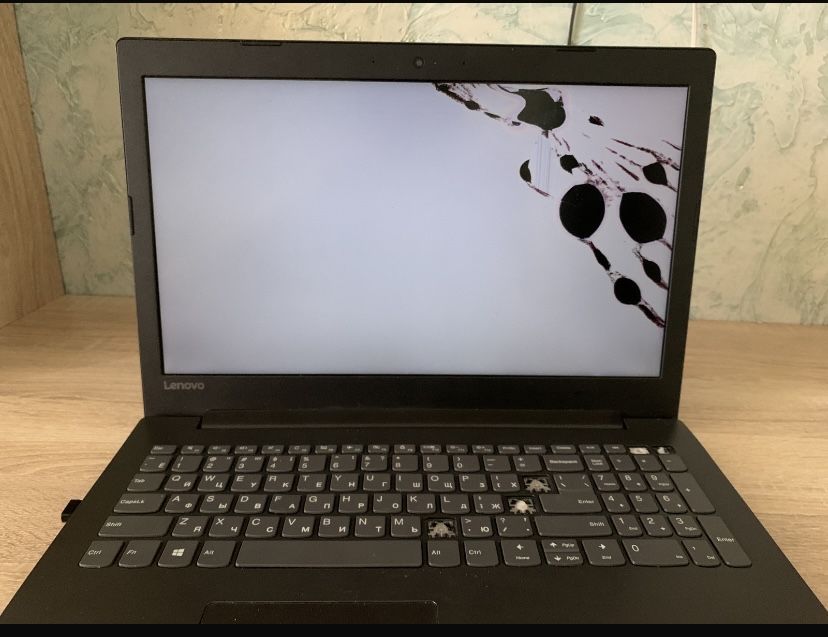 Ноутбук продам срочно