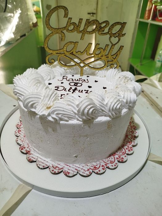 Tortlar ham buketler