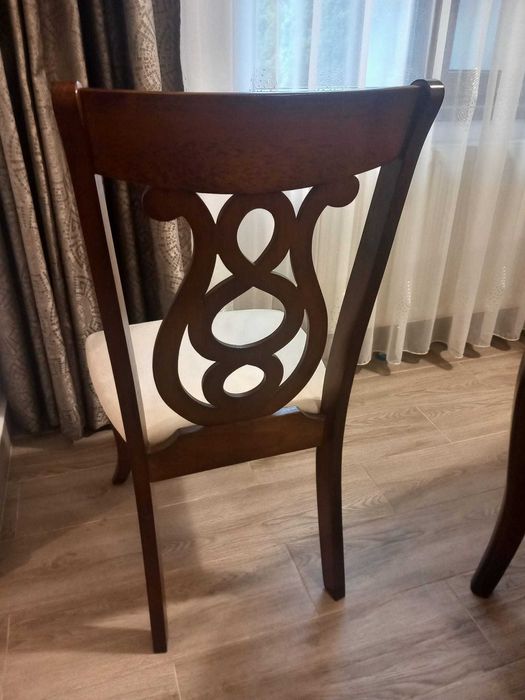 Masă extensibilă lemn masiv vintage+4 scaune tapițate stare impecabilă