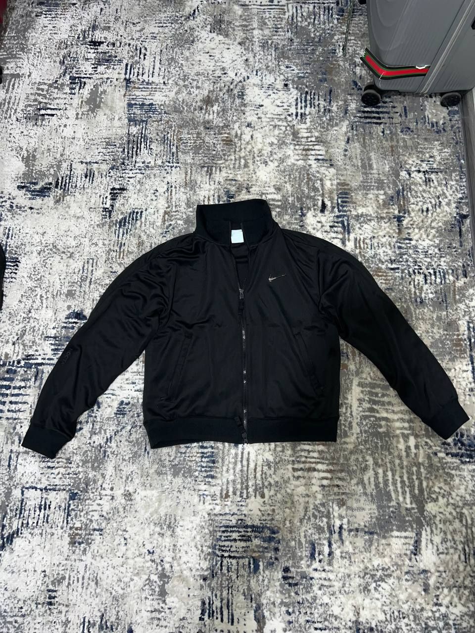 Продается Оригинальная куртка-олимпийка Nike из эксклюзивной коллекции