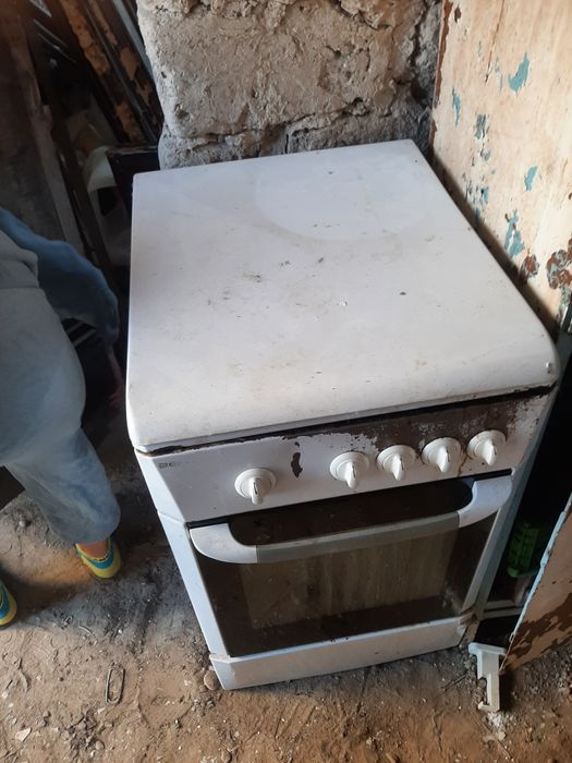 Газ плита продаетсия