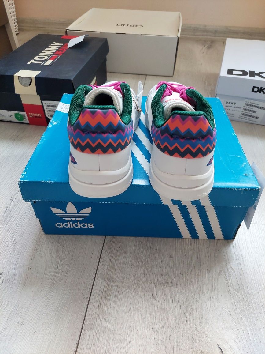 Нови Сникърси Adidas
