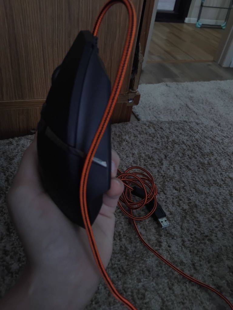 Продам мышку игровую