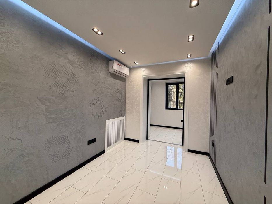 1 линия вдоль дороге нежилое помещения