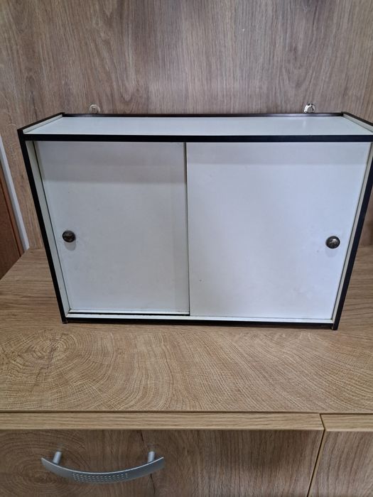 Голяма стенна аптечка