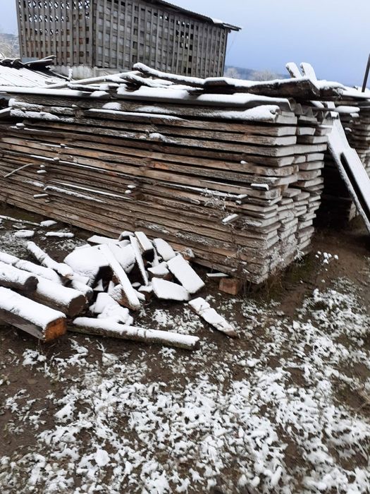 Vând dulap si scândură stejar ,frasin