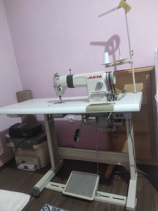 Швейная машинка Juita