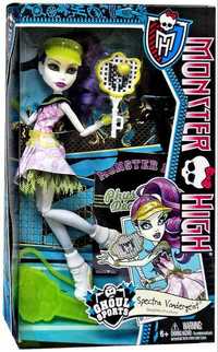 Срочно продам Спектру Спорт Monster high в коробке!!!