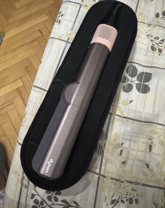 Dyson  HT 01 Airstrait……