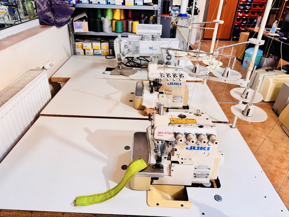 Masina de surfilat JUKI MO 6700 2 ace 4 fire stare impecabila