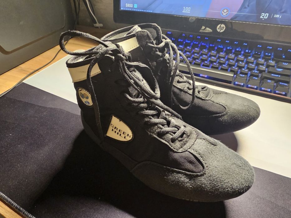 Продаю обувь для самбо