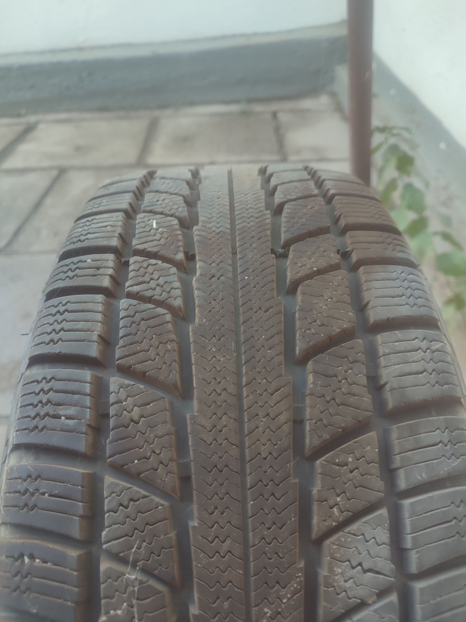 Продам зимние шины