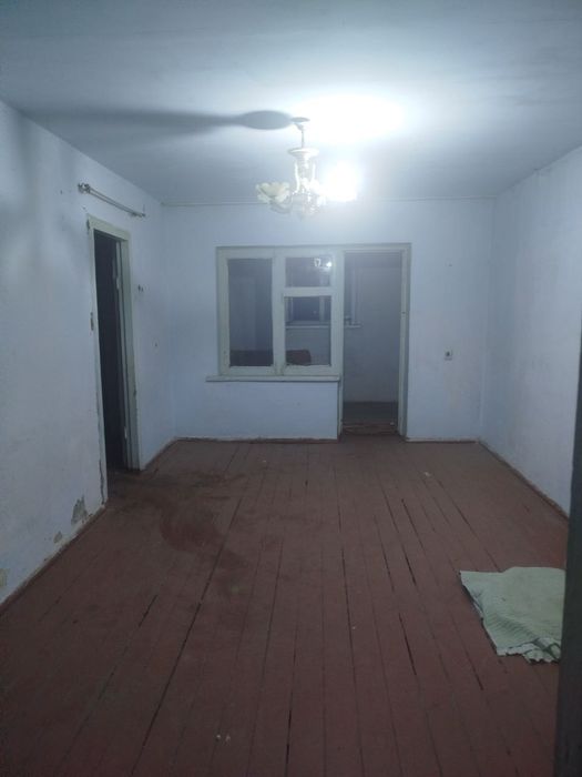 Dom Sotiladi 2 xona Bez Remont Toshkent viloyati  Bóz Suv