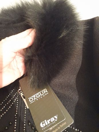 Продаю полу пальто альпако чёрного цвета 46 размер натуральный мех
